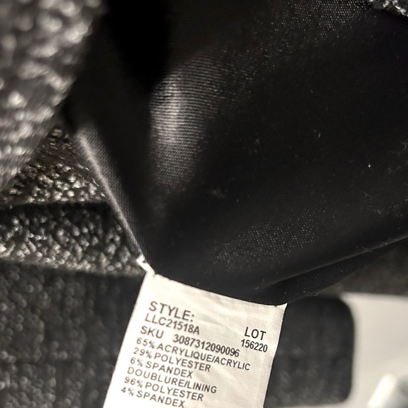 Le Chateau | Beautiful Warm Button Up W/ Tie Coat - Picture 5 of 5